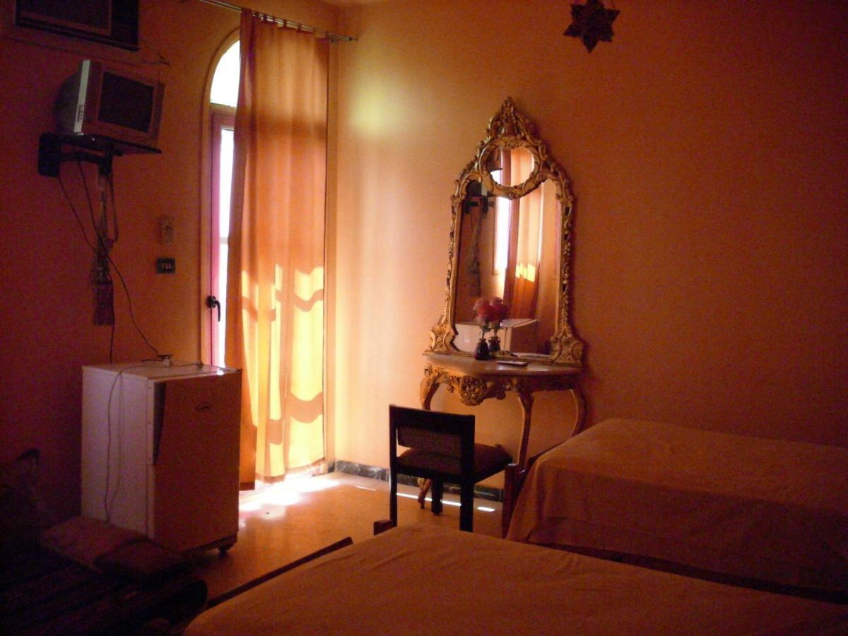 Ramsess Hostel Luxor Bagian luar foto