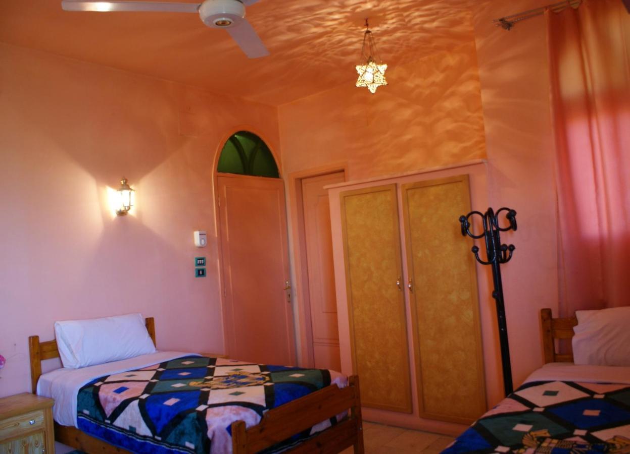 Ramsess Hostel Luxor Bagian luar foto